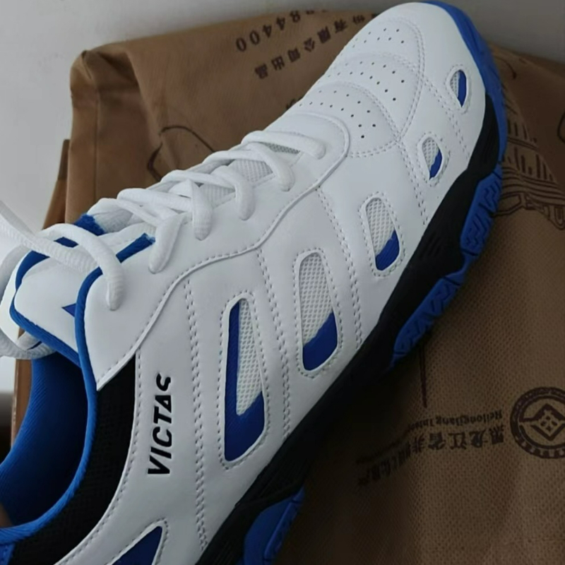 Nuove Scarpe da Tennis da Tavo - Table Tennis Court recensione e prezzo