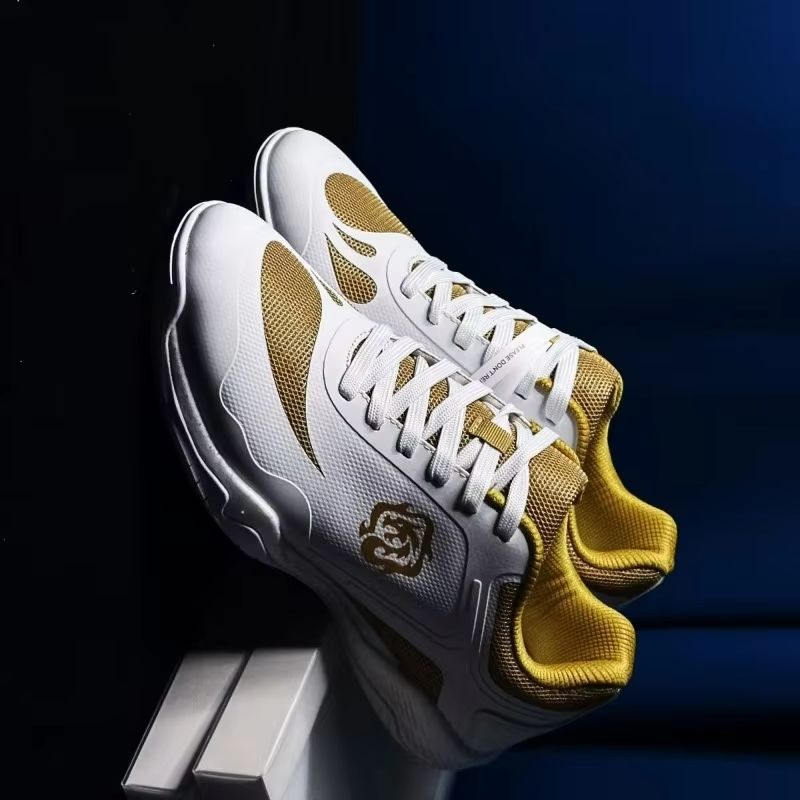Scarpe da tennis di marca di l - Table Tennis Court recensione e prezzo