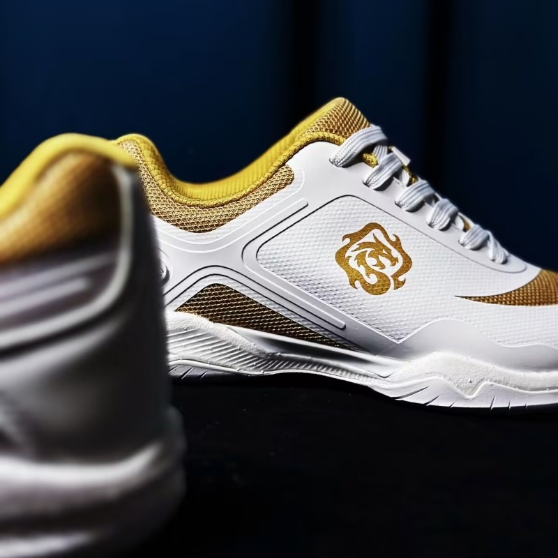 Scarpe da tennis di marca di l - Table Tennis Court recensione e prezzo